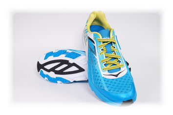 Hoka One One Tracer Hoka One One por fin se atreve con unas zapatillas asfalteras rápidas