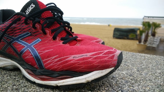 Frente al mar Tutor político ASICS Gel Nimbus 18, análisis: review, recomendación, precio y  especificaciones