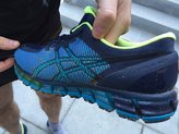 El upper de las Asics Gel Quantum 360 CM cambia de color segn la luz.