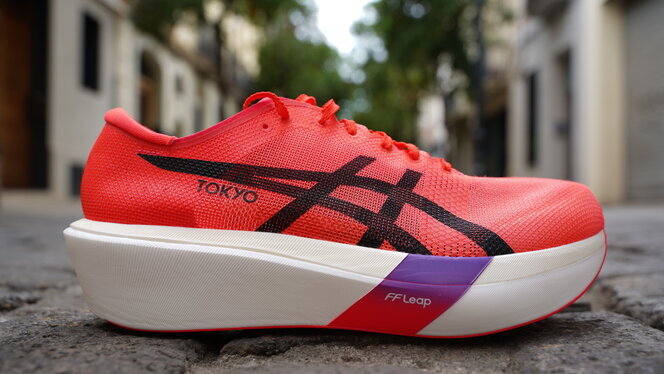 ASICS Metaspeed Sky Tokyo