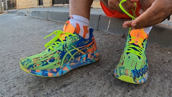 ZAPATILLAS RUNNING HOMBRE ASICS NOOSA TRI 14 MULTICOLOR