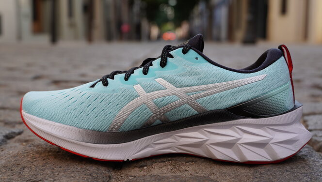 ASICS Novablast 2, análisis: review, recomendación, precio y  especificaciones