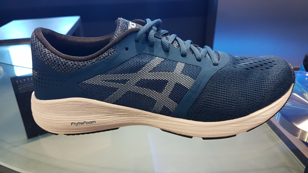 asics roadhawk ff analisis