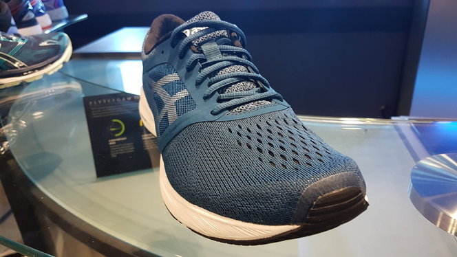 asics roadhawk ff test