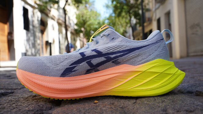 asics superblast
