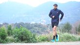 Entrenando con la Winter Jacket de ASICS