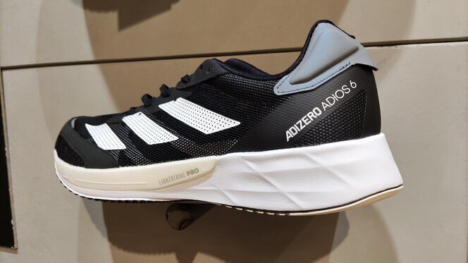 Desalentar Violín social Adidas Adizero Adios 6, análisis: review, recomendación, precio y  especificaciones