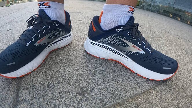 Brooks Adrenaline GTS 22, análisis: review, recomendación, precio y  especificaciones