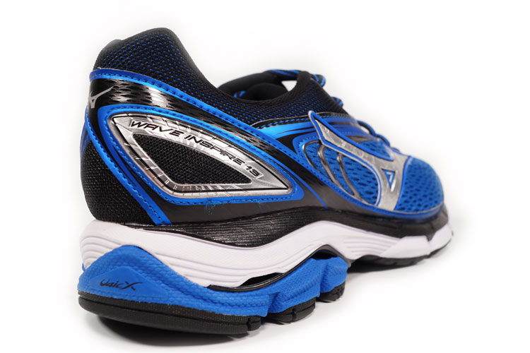 Mizuno Wave Equate