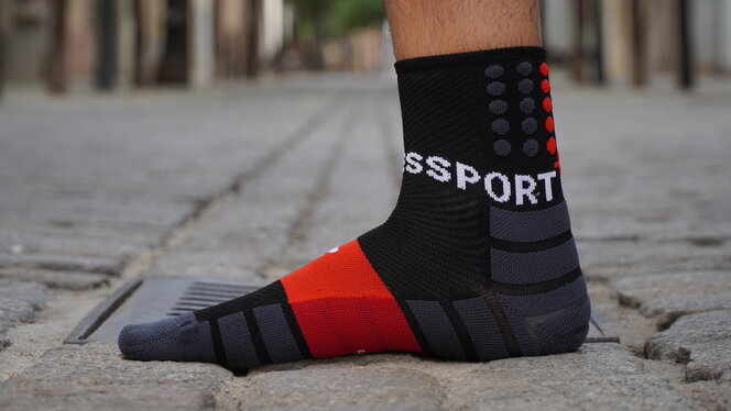 Así son los nuevos calcetines para larga distancia de Compressport