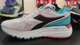 Diadora Mythos Blushield Hip 5