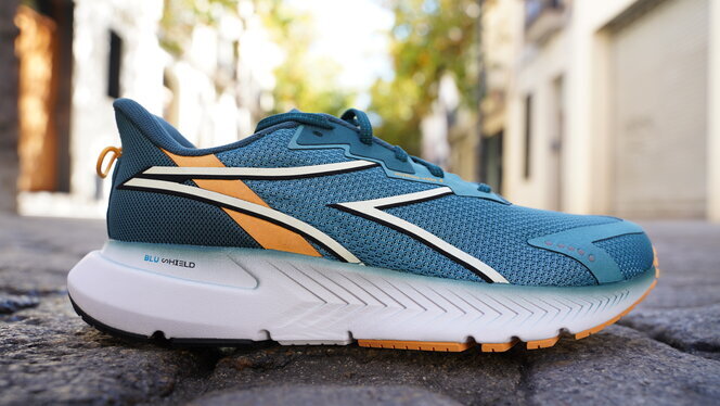 Review Diadora - Mythos Blushield Volo 4