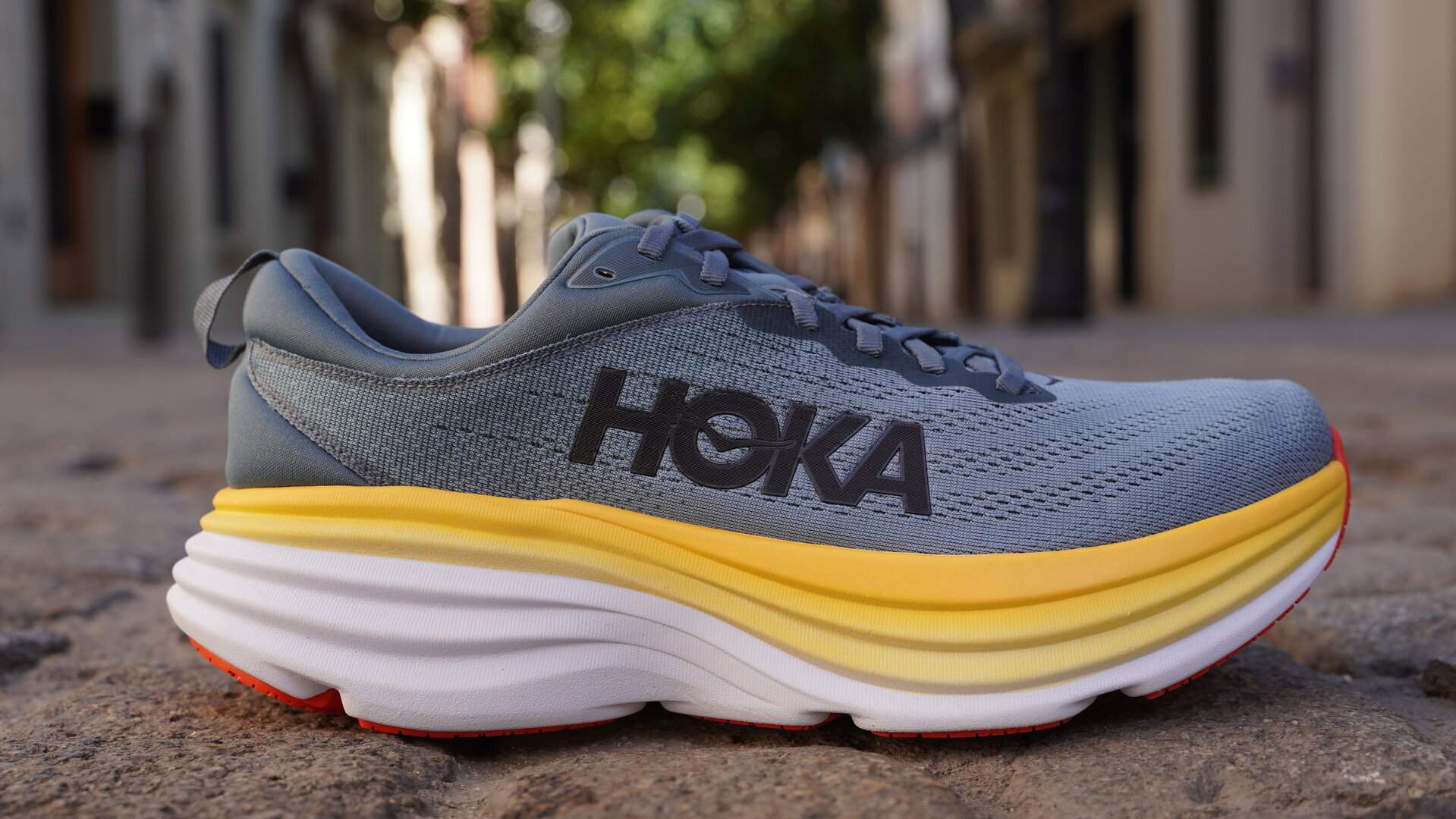 Bondi 8 | El tenis mÃ¡s acojinado de HOKA en la categorÃa de carretera.