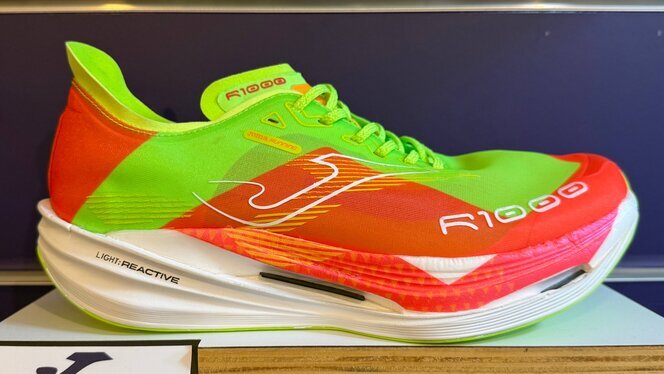 Joma R1000