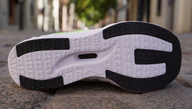 joma r3000 lanzamiento