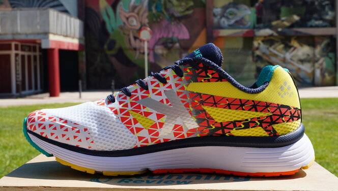 Kelme Cushion Barcelona: características y opiniones - Zapatillas Running |  Runnea