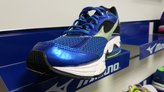 Mizuno Wave Equate