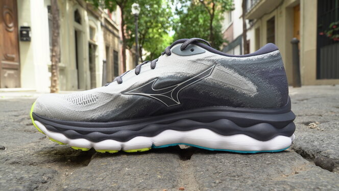 Mizuno Wave Sky 7 en promoción  Mujer Zapatillas Terrenos mixtos