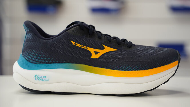 Mizuno Wave Sky 9