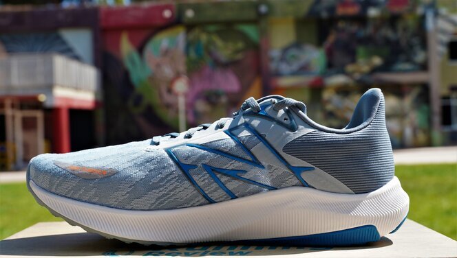 New Balance FuelCell Propel análisis: review, recomendación, precio y especificaciones