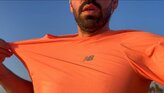 Camiseta NB con cierta elasticidad