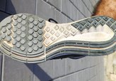 La de las zapatillas NikeAir Zoom Elite 8 es una suela solvente en todotipo de terreno.