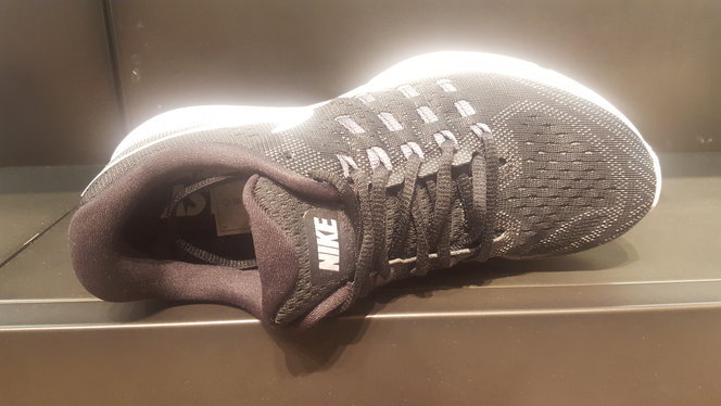 nike air zoom vomero 11 review