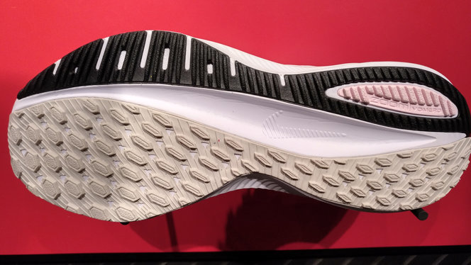 Nike Air Zoom Vomero 14, análisis: review, recomendación, precio y  especificaciones