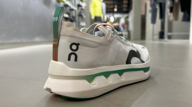 【On新品未使用:25.0cm】Cloudboom Zone Men's Cloudboom Zone | White | On Japan