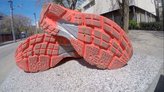 El dise�o de la suela de las Salomon Slab Sonic est� pensado para tener agarre multidireccional.