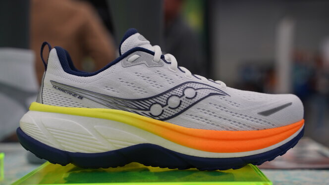 Saucony Hurricane 25