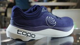 Topo Athletic Aura 2