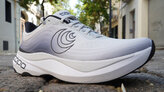 Topo Athletic Aura