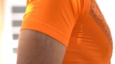 El brazo queda algo ms ajustado