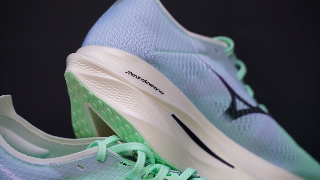 Mizuno Wave Rebellion Pro 3