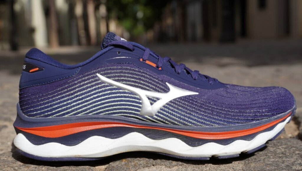 Mizuno Wave Sky 5