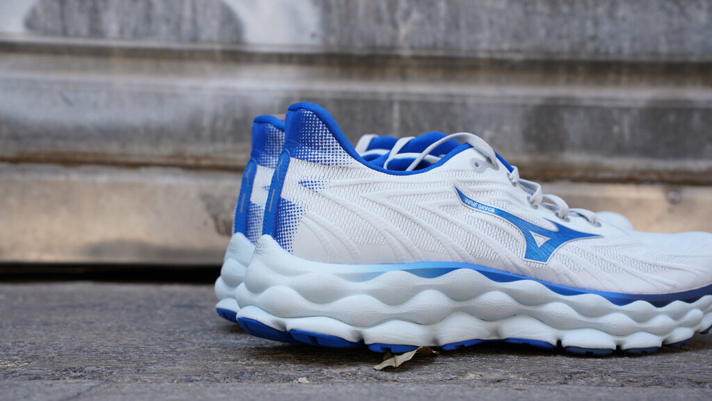Mizuno Wave Sky 8