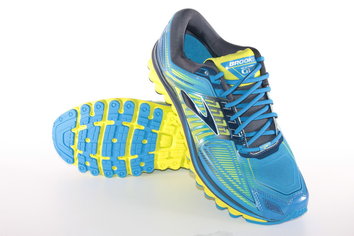 Brooks Glycerin 13 Brooks nos presenta su modelo neutro de entrenamiento con máxima amortiguación, veremos cómo responden a los tests.
