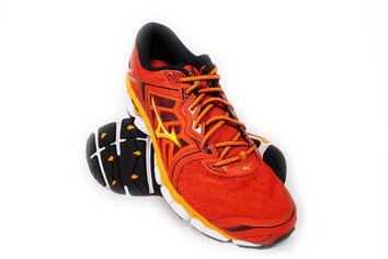 Mizuno Wave Sky Excelente zapatilla para atletas de peso medio/elevado y distancias largas.