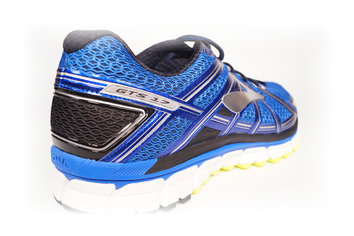 Brooks Adrenaline GTS 17 Amortiguación amplia, generosa y, a la vez, adaptativa.