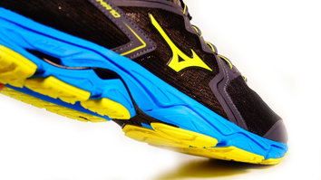 Mizuno Wave Ultima 10 Destinadas a corredores de peso medio que busquen estructura y comodidad