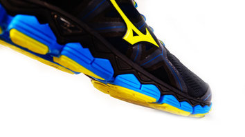 Mizuno Wave Sky 2 Destinadas a corredores de peso medio alto que pretenden estar horas sobre el asfalto