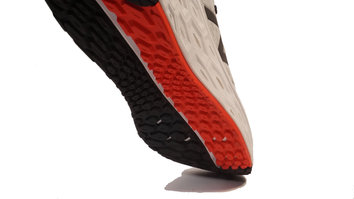 New Balance Fresh Foam Vongo v4 Los que necesitéis mayor soporte pero también para los neutros que acusáis el cansancio en los últimos km