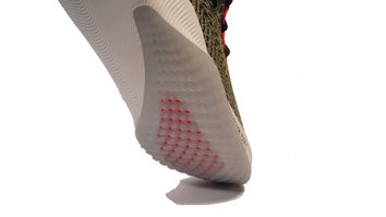 New Balance FuelCell Rebel La aleta lateral llama la atención y se percibe rápidamente al correr