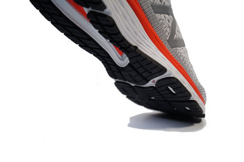 New Balance 880v9 La polivalencia es una palabra que resume las NB 880v9