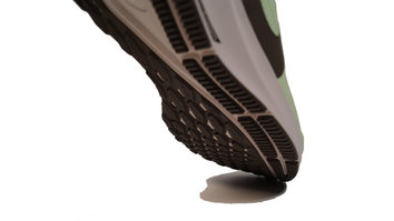 Nike Air Zoom Pegasus 36 Clavadas a su versión anterior, con detalles más racing y deportivos