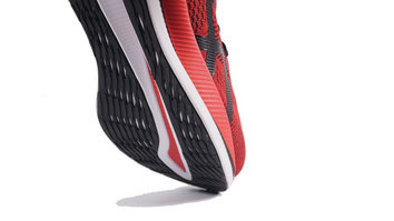 ASICS Glideride Se ha optado por el Flytefoam en la parte superior para dar suavidad y confort en el impacto