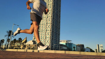 New Balance FuelCell TC El Fuelcell tremendamente amortiguado camufla la dichosa placa