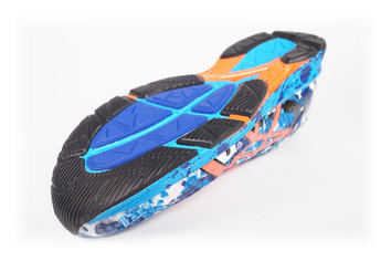 ASICS Gel Noosa TRI 11 El Wet Grip es un compuesto que aumenta el agarre de la zapatilla, sobretodo en mojado