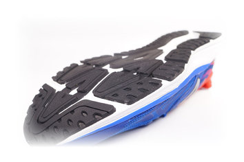 New Balance Vazee Pace v2 Sin ser agresiva tiene un agarre excelente